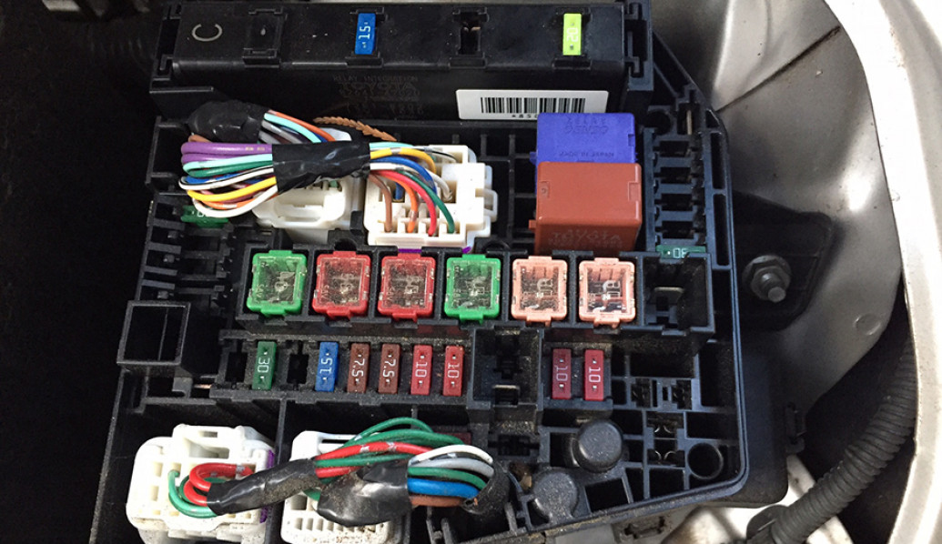 2020 Hino 300 Series Ac7 Fuse : Hino Fuse Box Location Interior Fuse Box Location 2008 2014