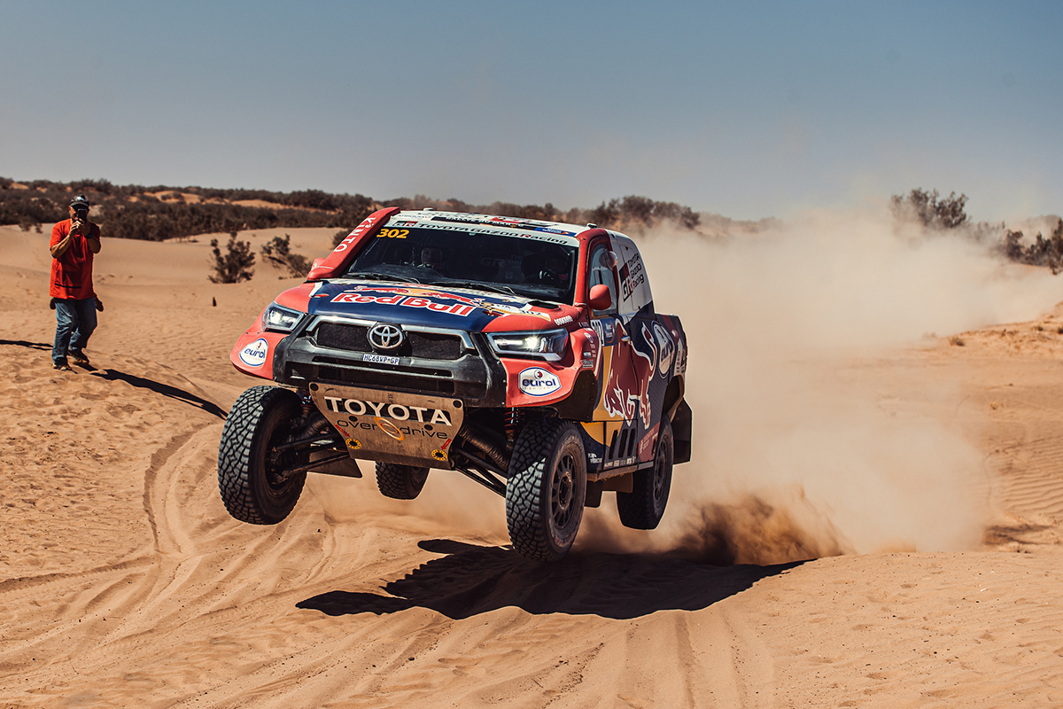 Andalkan Toyota Hilux, TOYOTA GAZOO Racing Kuasai Seluruh Podium Juara Reli Maroko 2021