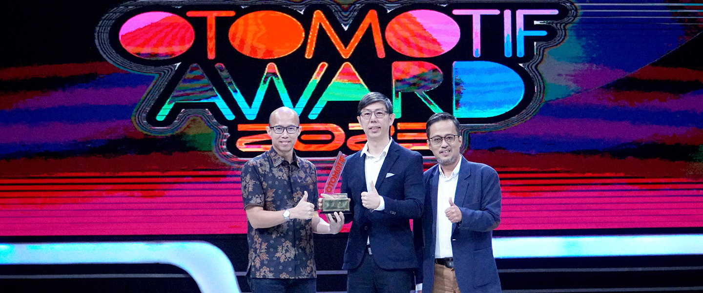 Wujud Apresiasi Positif Masyarakat, All-New Kijang Innova Zenix Hybrid EV Raih Gelar Car of The Year Otomotif Award 2023