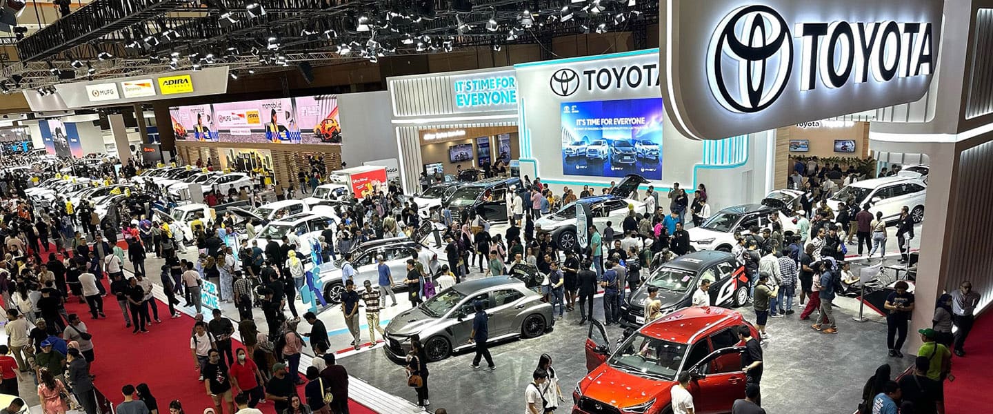 Total SPK Toyota Tembus 2.540 Unit di IIMS 2024: Kijang Innova Zenix Hybrid Memimpin Perolehan SPK, Penjualan Kendaraan Elektrifikasi Naik 5 Kali Lipat