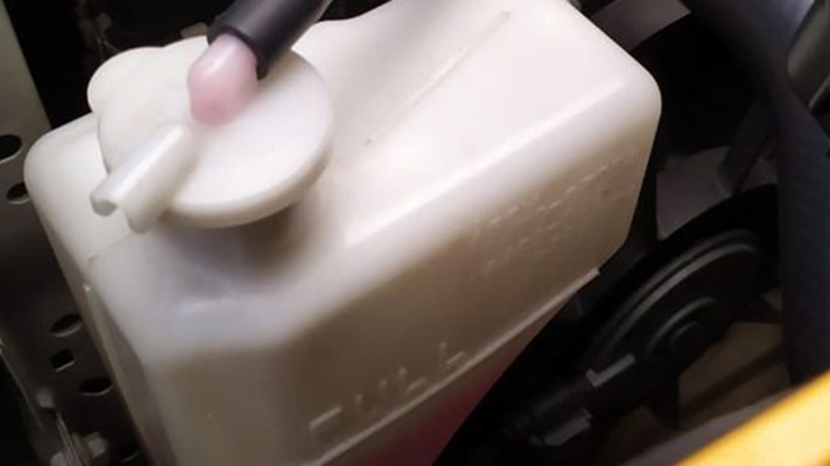 Sebab Cairan Radiator Cepat Habis, Ada Tanda-tanda yang Bisa Diperhatikan Supaya Mesin Tidak Overheat