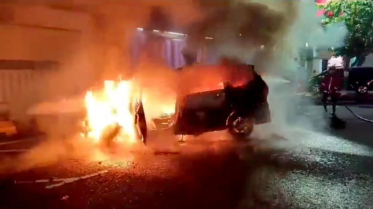 Sebab Mobil Terbakar Sendiri yang Berbahaya, Cegah Korsleting Listrik dengan Servis Berkala di Bengkel Resmi Toyota