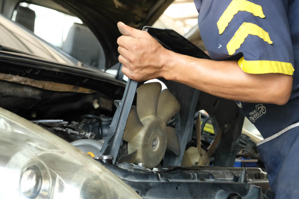Menjaga Suhu Mesin Tetap Ideal Saat Berkendara Jauh di Cuaca Panas