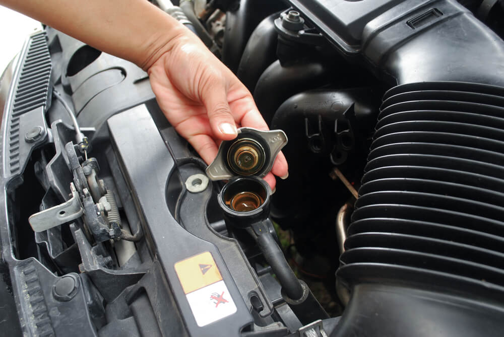 Perhatikan Komposisi Coolant Radiator demi Kinerja Pendinginan Mesin yang Maksimal