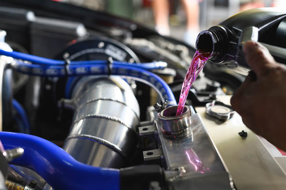 Air Coolant yang Tepat Bisa Jadi Penyelamat Mesin Saat Berkendara di Cuaca Ekstrem