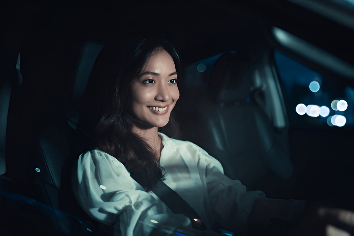 Nikmati Sunyinya Jalan Saat Gelap dengan Tips Aman Berkendara di Malam Hari