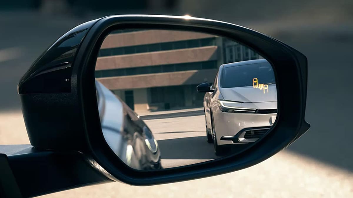 Waspada Blind Spot, Mobil Baru Toyota Dilengkapi Fitur-fitur Canggih Untuk Membantu Pengemudi Mengawasi Situasi Sekitar Mobil, Apa Sajakah Itu?